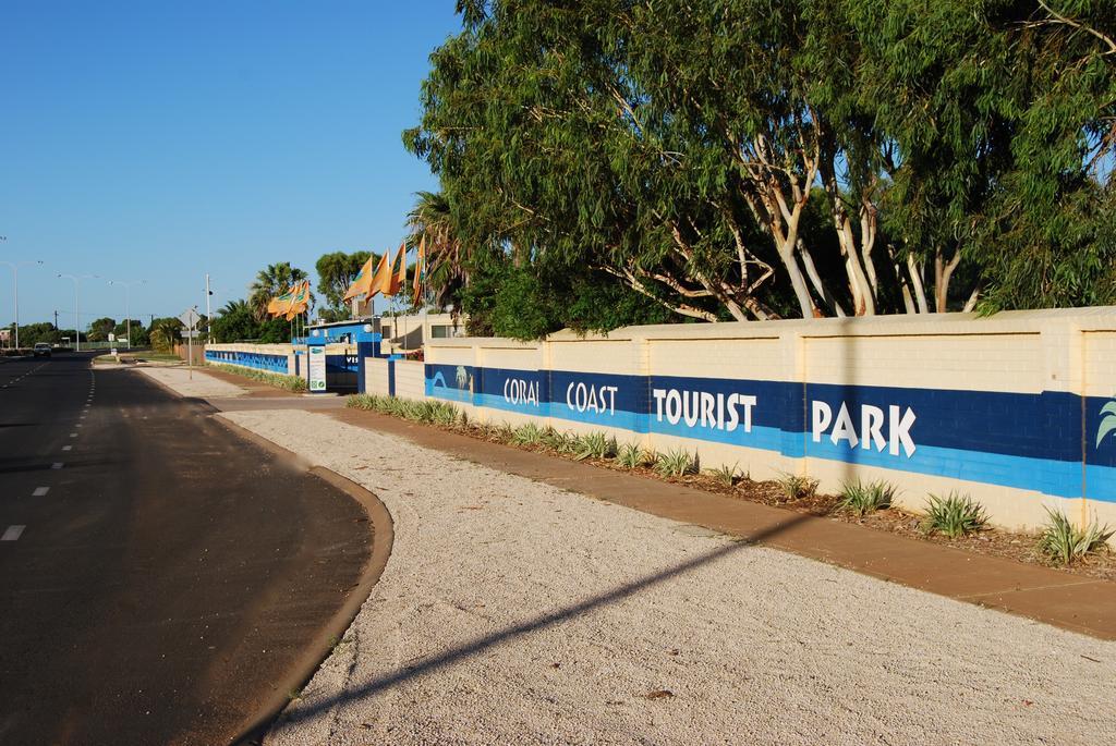 Coral Coast Tourist Park Hotel คาร์นาร์วอน ภายนอก รูปภาพ